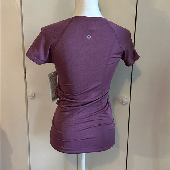 lululemon Swiftly Tech Short-Sleeve Shirt 2.0 Hip Length - Picture 9 of 11